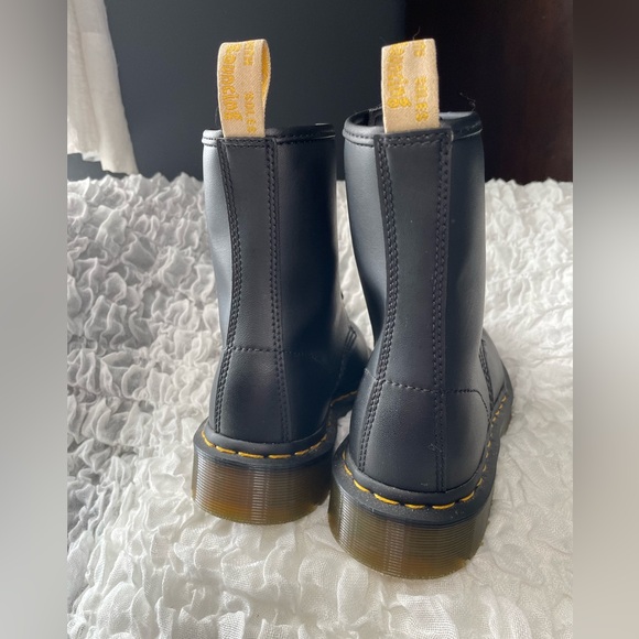 💥NWOT💥 Vegan 1460 8-eye Lace Up Doc Martens Boots - Picture 14 of 16